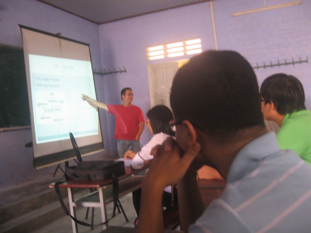 Ai giúp ta tiến bộ, đó là thầy&nbsp;ta