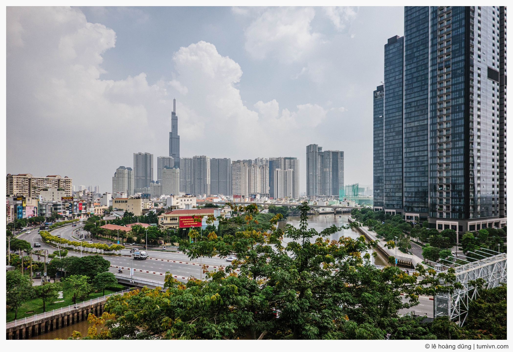 20191117-others-DSC-RX100M6-24-200mm F2.8-4.5-24 mm-029