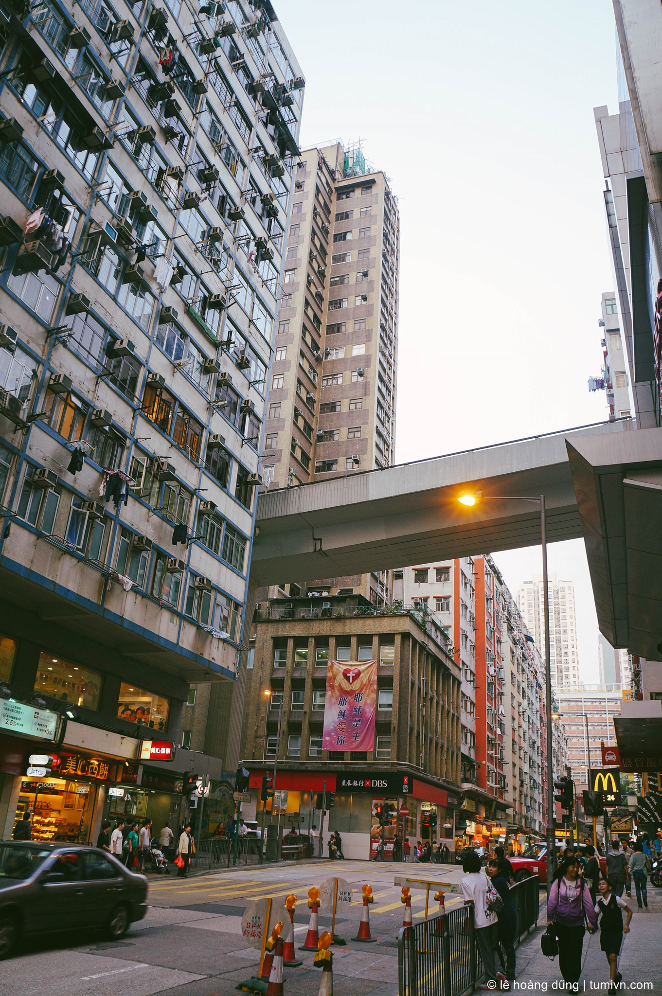 20120301-NEX-F3-E 18-55mm F3.5-5.6 OSS-27 mm-hk-25